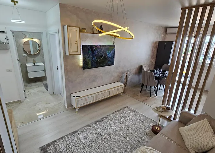 The Oak * 布加勒斯特